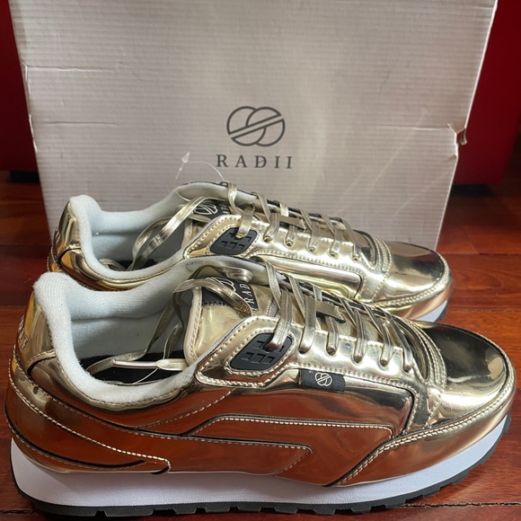 Men’s Radii FOTB Never Worn Liquid Gold Phuket Runner (size 10.5) - Picture 2 of 5